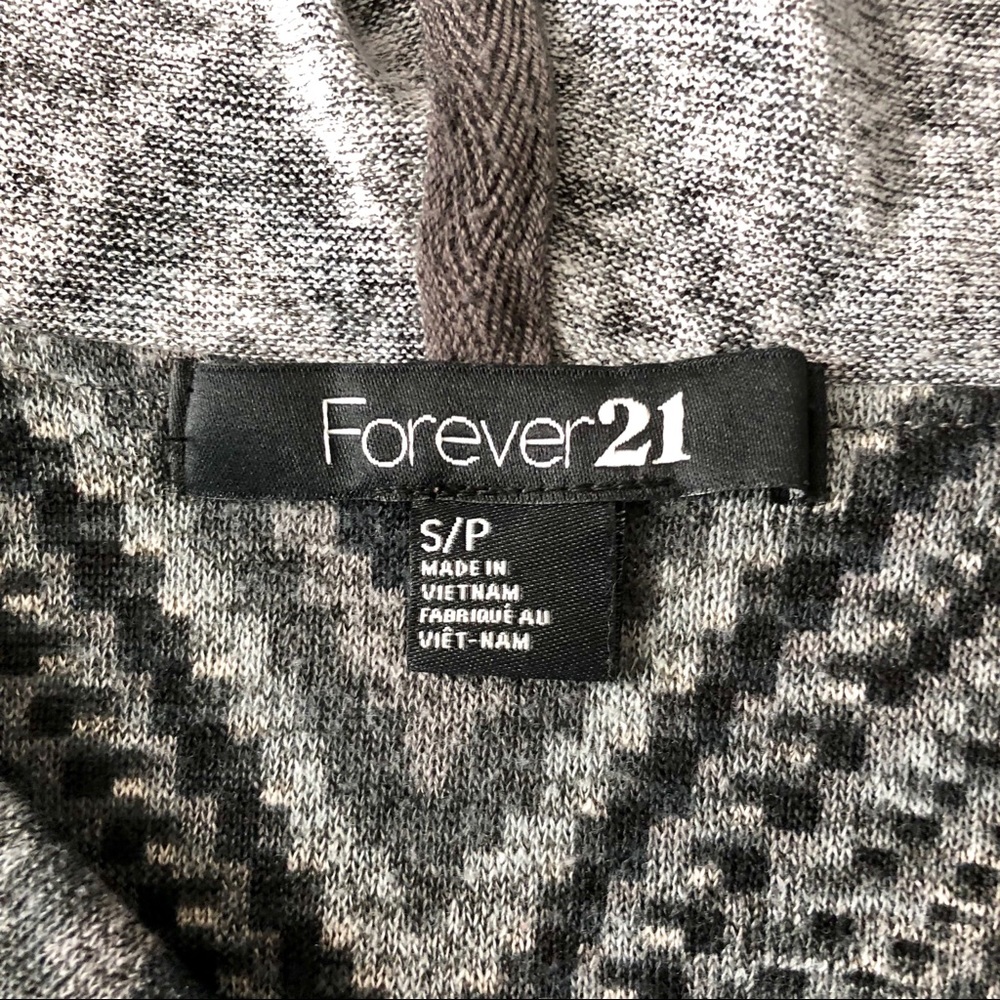 Geometric Patterned Sweater - Picture 4 of 4